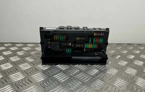 BMW 7 F01 F02 F03 F04 Fuse module 9252816 1703344