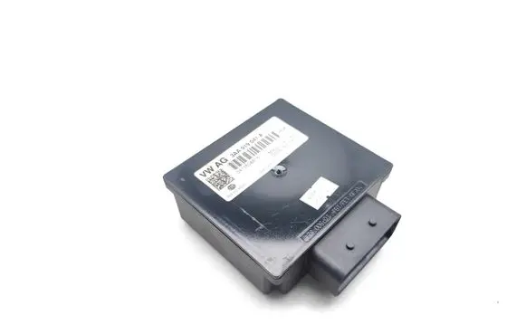 Volkswagen Scirocco Voltage converter/converter module 3AA919041A