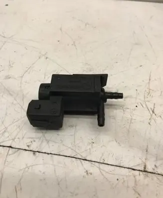 BMW 5 E60 E61 Vacuum valve 702318010