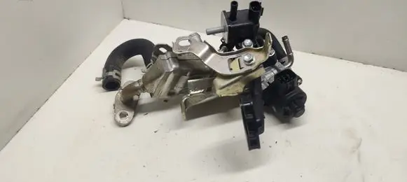 Toyota Yaris EGR valve 256800Q010