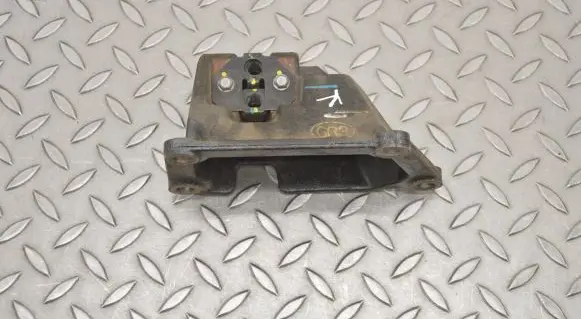 KIA Sorento Engine mounting bracket S21207H