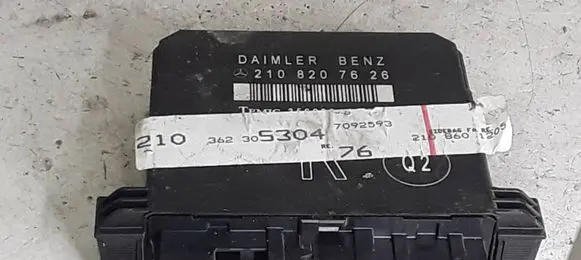Mercedes-Benz E W210 Door control unit/module 2108207626 7092593
