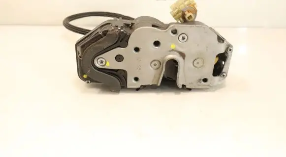 Opel Insignia A Front door lock
