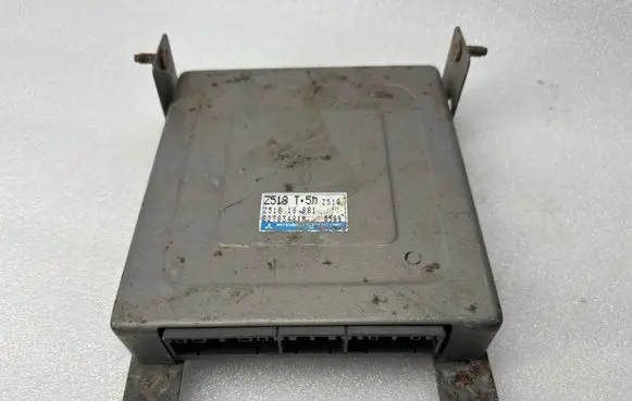 Mazda 323 F Engine control unit/module Z51818881 E2T83484M