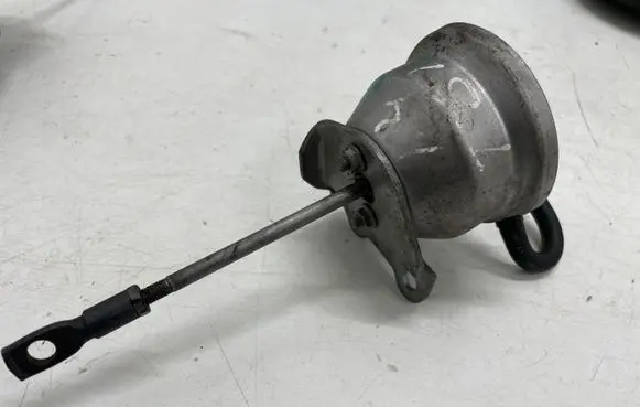 Volkswagen Golf VII Turbo system vacuum part 4937318020