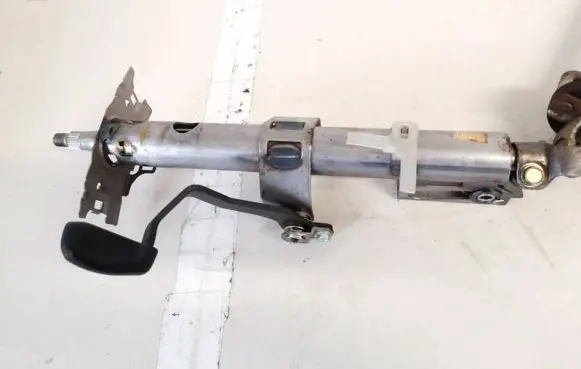 Toyota Avensis Verso Steering wheel axle