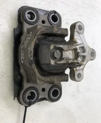 Volvo S60 Engine mount bracket 31262710