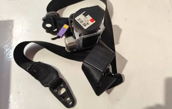 Audi A4 S4 B7 8E 8H Front seatbelt 8E0857705F 601916200C 116122004