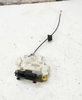 Audi A4 S4 B7 8E 8H Front door lock 8E1837015AA