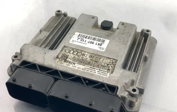 Audi A4 S4 B8 8K Engine control unit/module 8K1907115J 8K1907115 0261S04326