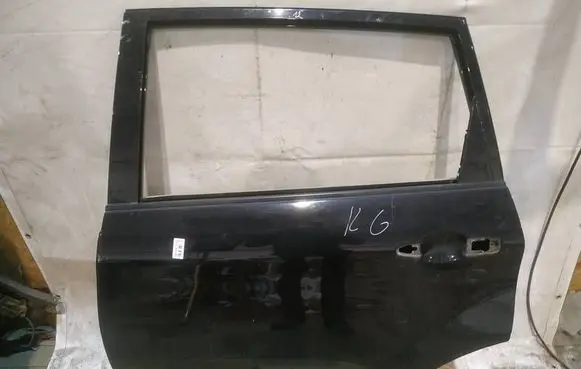 Subaru B9 Tribeca Rear door JUODOS