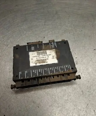 Mercedes-Benz ML W163 Seat control module A1635452132 05020900