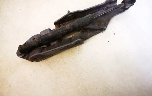 Mazda MX-5 NC Miata Tailgate/trunk/boot hinge nf7956930b nf79-56930b