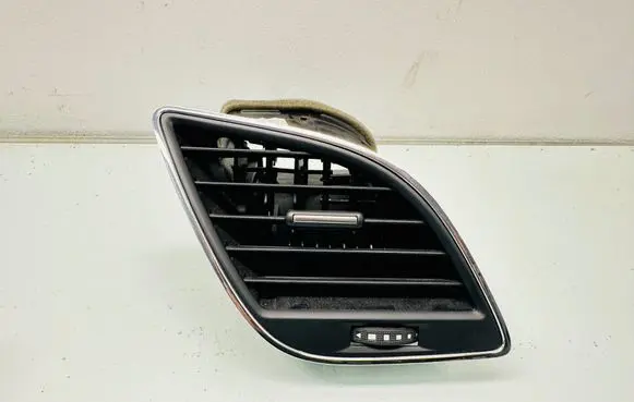 Seat Leon (5F) Dashboard side air vent grill/cover trim 5F1820902 01022014 SB11B