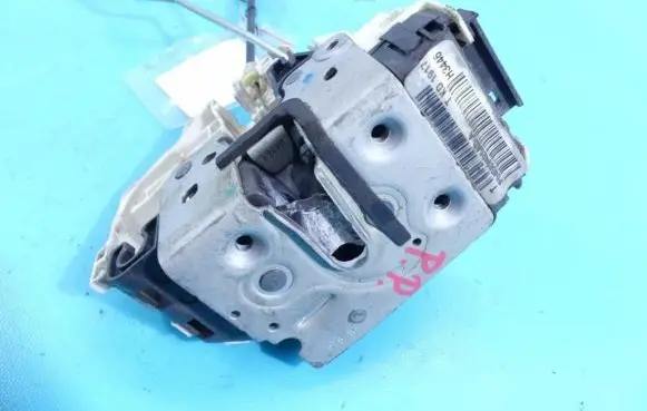 Chrysler Sebring (JS) Front door lock P04589426ADA IMPRK1237175