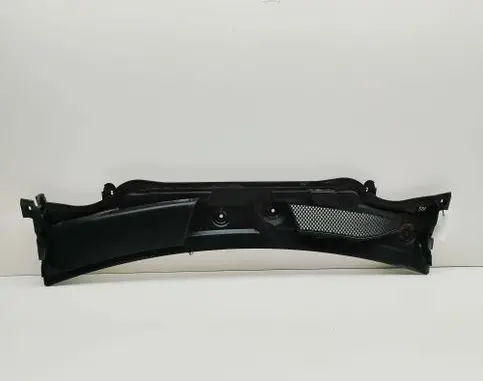 Mercedes-Benz CLA C117 X117 W117 Wiper trim A1768300113