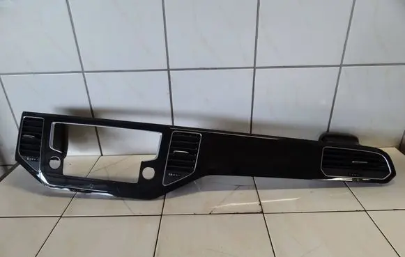 Volkswagen Golf VII Radio/GPS head unit trim 517858061