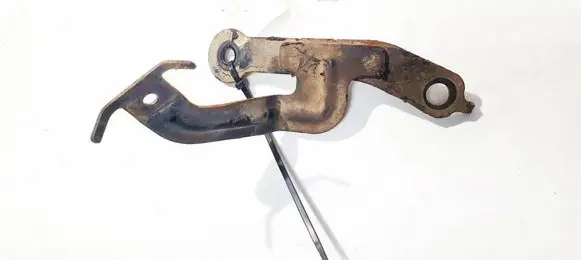 Subaru Outback Engine mounting bracket