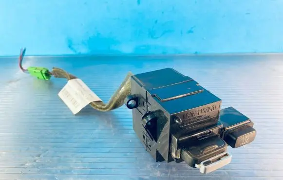 Volvo V70 Ignition lock 6G9N11572BL