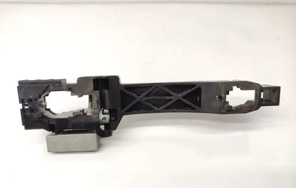 Rear door exterior handle/bracket