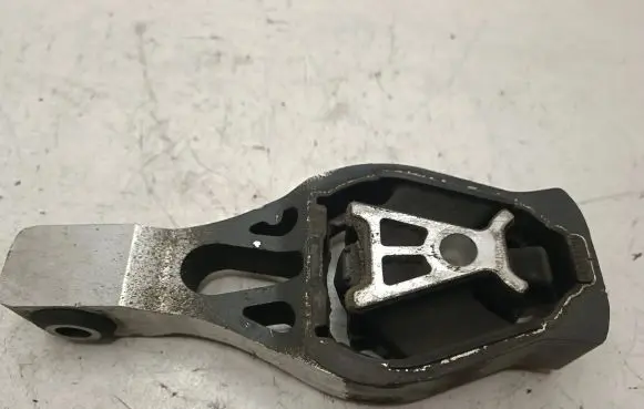 Peugeot 308 Engine mount bracket 9805734780 150291943