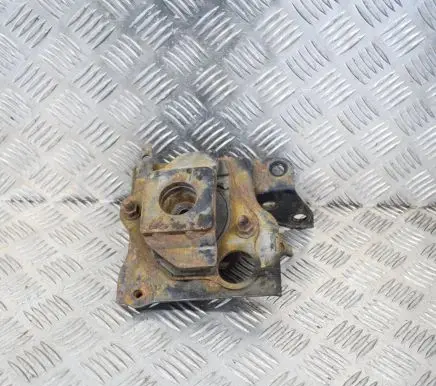 Toyota Prius (XW20) Engine mount bracket