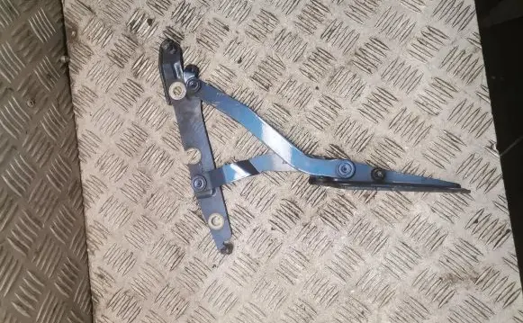 Audi A4 S4 B7 8E 8H Tailgate/trunk/boot hinge
