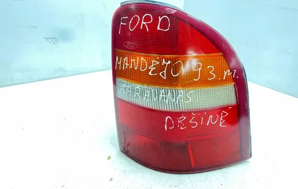 Ford Mondeo MK I Rear/tail lights 93BG13N004EA