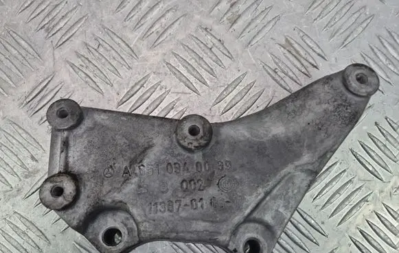 Mercedes-Benz Sprinter W906 other engine part A6510940039