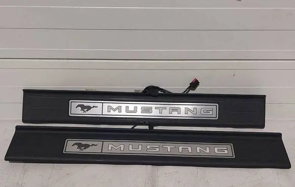 Ford Mustang VI Front sill trim cover FR3B6313222C FR3Z63132A