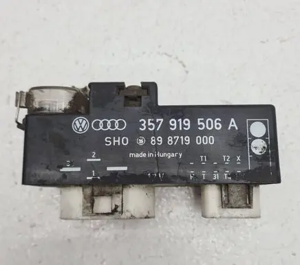 Volkswagen PASSAT B4 Glow plug pre-heat relay 357919506A 898719000