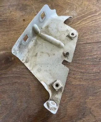 Renault Master III Fender mounting bracket 641c20003R 4816