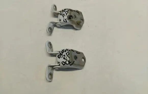 Ford Ranger IV Front door lower hinge 