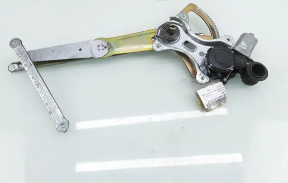 Toyota RAV 4 (XA20) Front door window regulator with motor 0620401160 8572042070