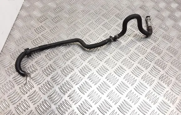 Volkswagen Touran I Engine coolant pipe/hose 1K0133679