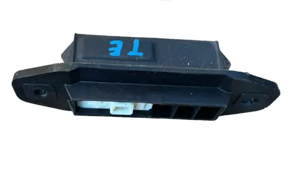 Toyota Auris E180 Tailgate opening switch 15C879