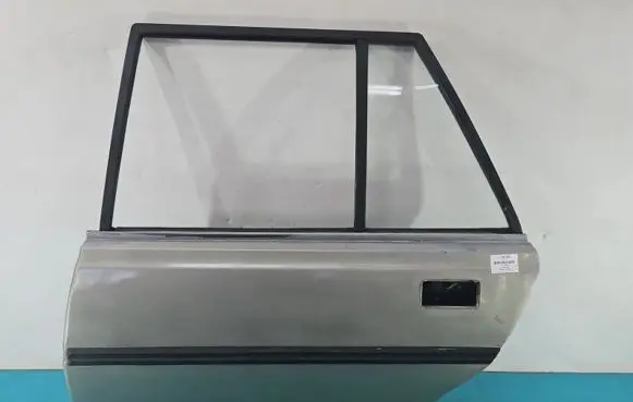 Peugeot 305 Rear door IMPRK1393553