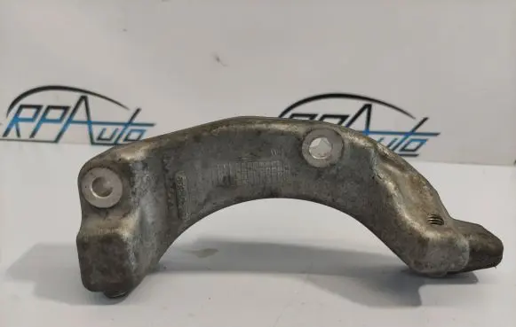 Volvo XC60 A/C compressor mount bracket 31401869