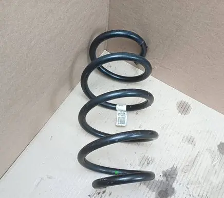 Jeep Cherokee Front coil spring 68372914AA 2914AA