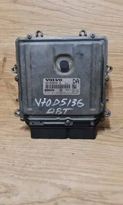 Volvo V70 Engine control unit/module 30729826 0281012103
