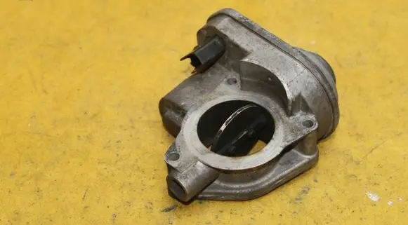 Audi A8 S8 D3 4E Throttle valve