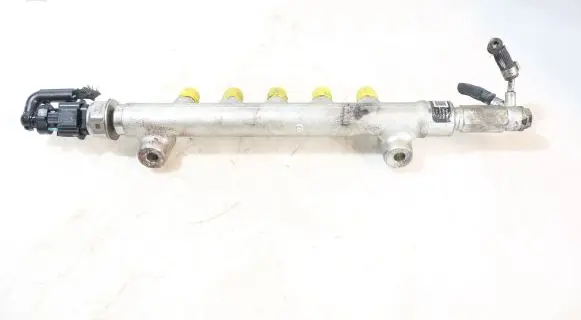 Opel Astra J Fuel main line pipe