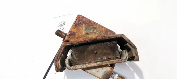 SsangYong Rexton Engine mount bracket 2071008000 20720-08000