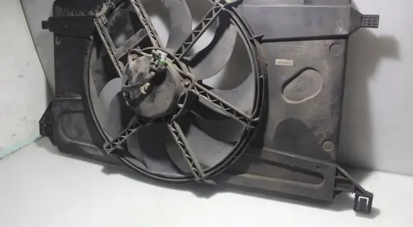 Ford Focus Air conditioning (A/C) fan (condenser) 