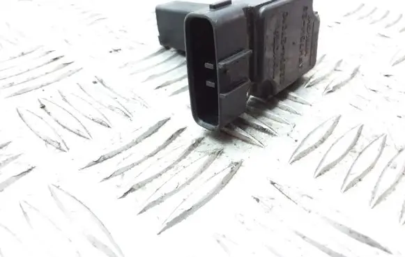 Toyota Previa (XR30, XR40) II Mass air flow meter 2220427010