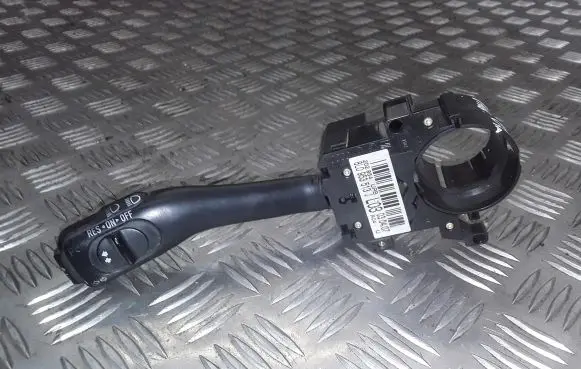 Skoda Fabia Mk1 (6Y) Light switch 8l0953513j