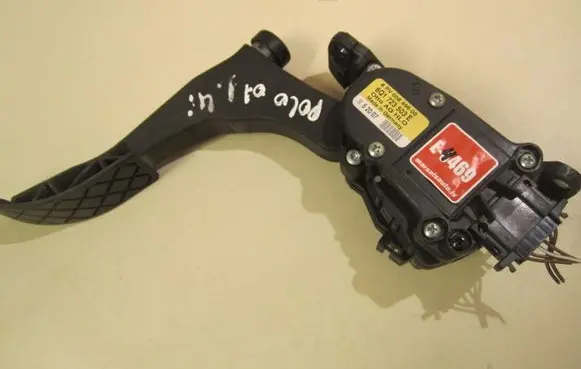 Volkswagen Polo IV 9N3 Accelerator throttle pedal 6Q1723503E