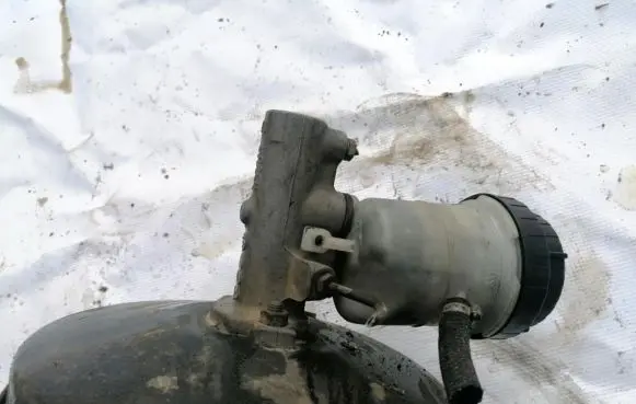 Volvo S40, V40 Master brake cylinder 30857437 136893