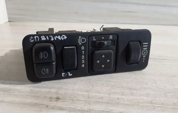 Mitsubishi Carisma A set of switches MR740608