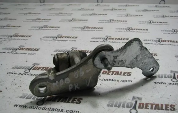 Mercedes-Benz B W245 Front door upper hinge